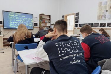 Photo polish school phenomenon