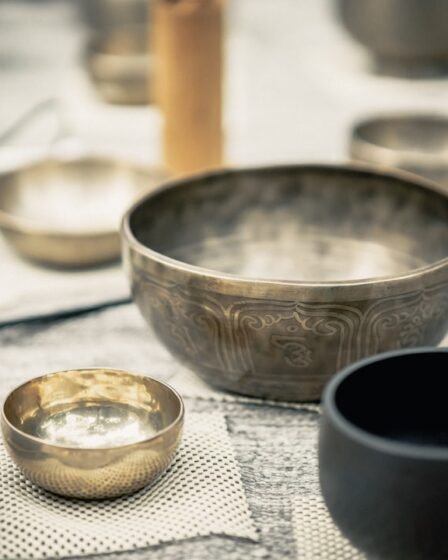 Terapia dźwiękiem gongi: harmonia dla ciała i umysłu 3 Photo sound therapy gongs